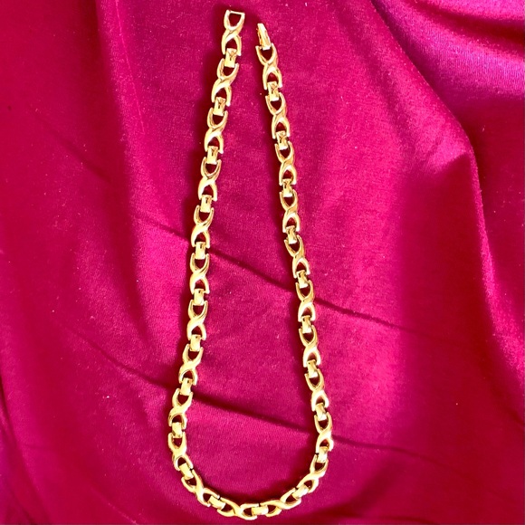 Monet Gold tone Link 18" Necklace ~ Bold Statement Piece ~ Vintage 5/8" Wide - Picture 1 of 3
